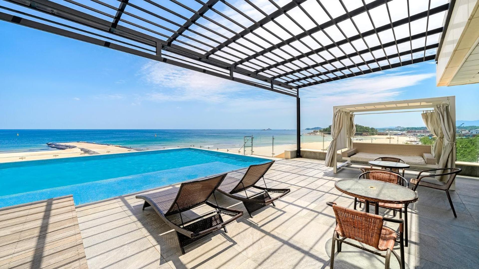 Goseong Moneblue Pension Екстер'єр фото