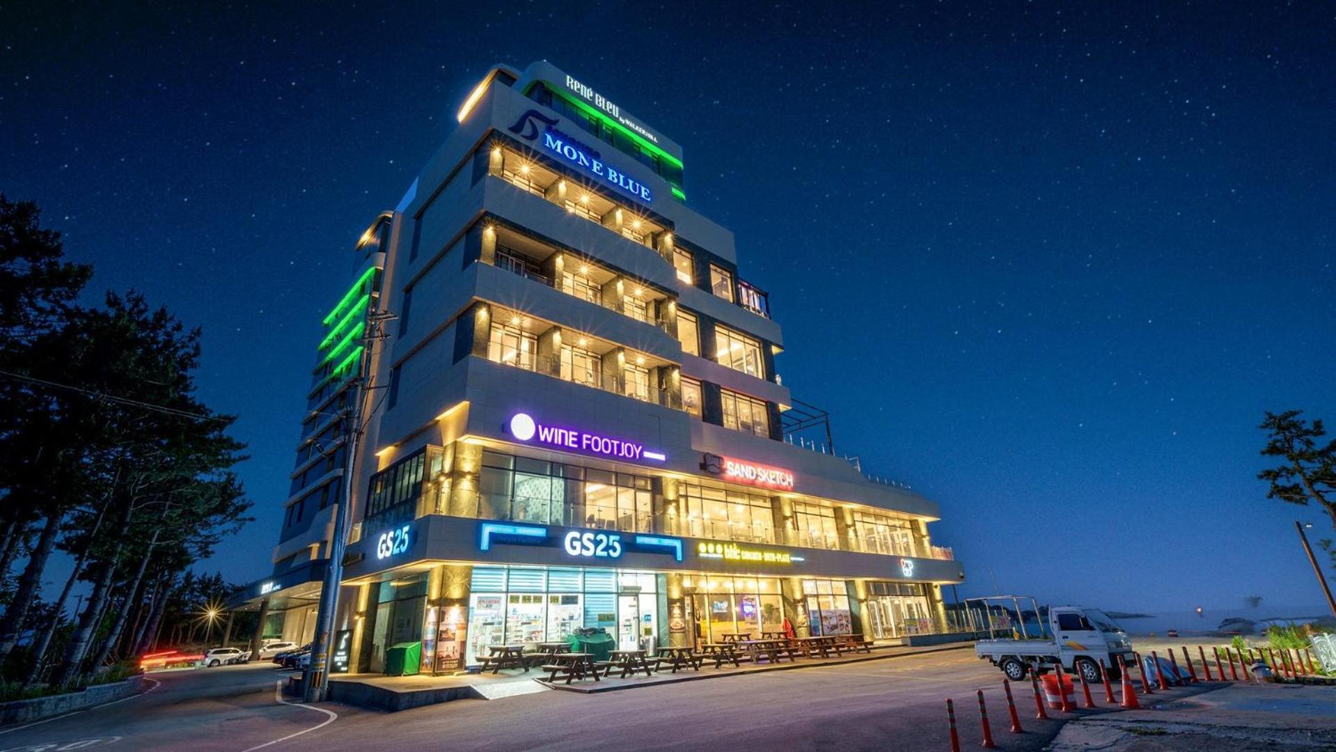 Goseong Moneblue Pension Екстер'єр фото