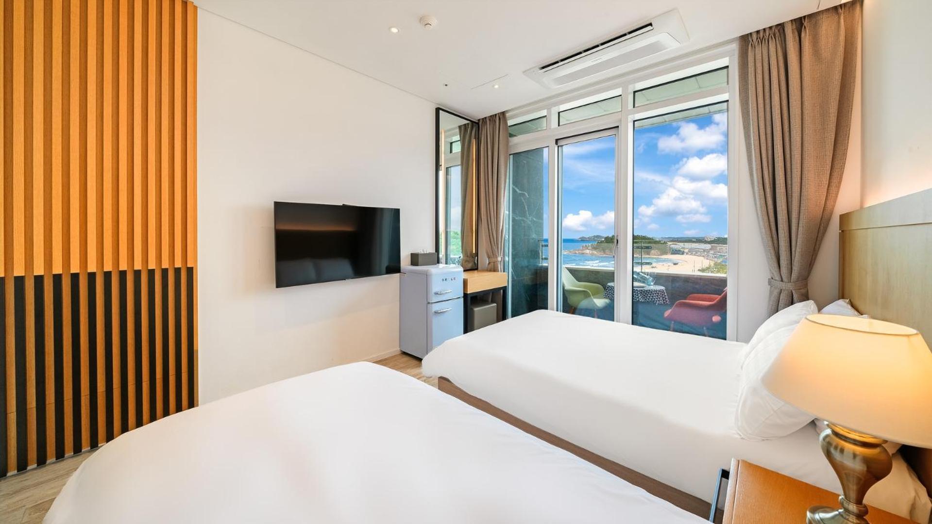 Goseong Moneblue Pension Екстер'єр фото