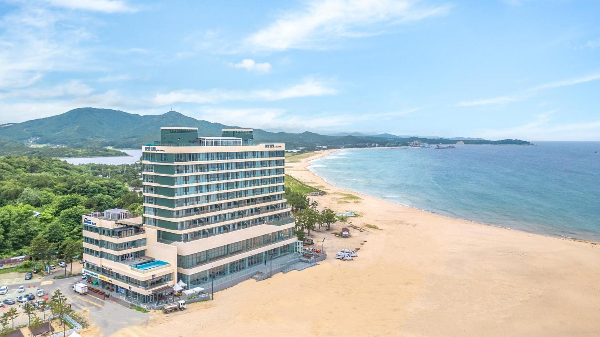 Goseong Moneblue Pension Екстер'єр фото